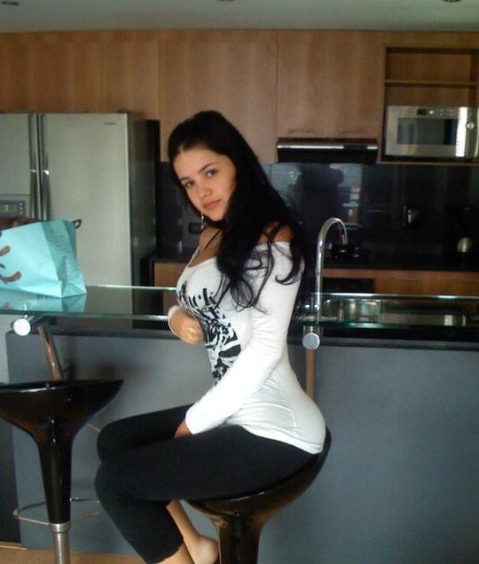 Date this hot Colombia girl Evanyelyn from Bogota CO16122