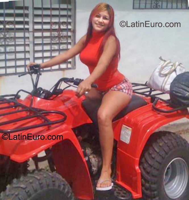 Date this attractive Dominican Republic girl Elizabeth from  DO9947