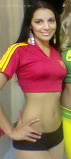 Date this athletic El Salvador girl Nina from San Salvador SV29