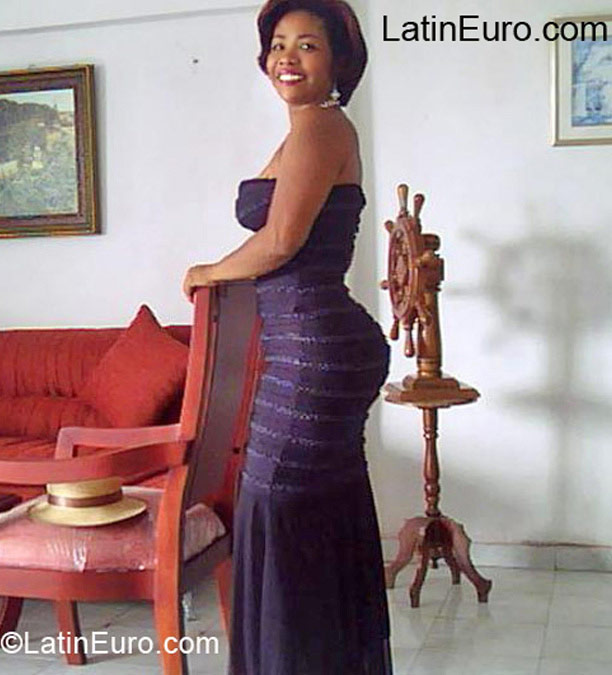 Date this georgeous Colombia girl Maria from Cartagena CO15169