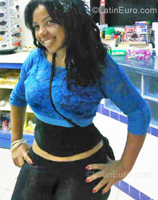 Date this stunning Dominican Republic girl Anny from Santo Domingo DO12831