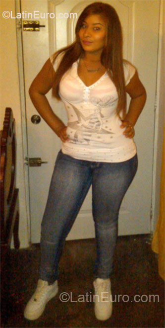 Date this gorgeous Dominican Republic girl Elini from Santiago DO22656