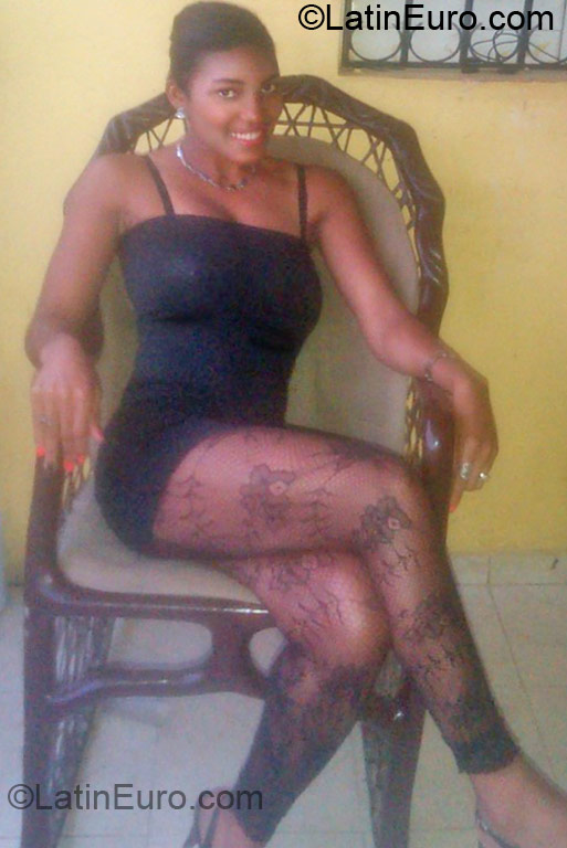 Date this tall Dominican Republic girl Yarileisi from Santo Domingo DO30465