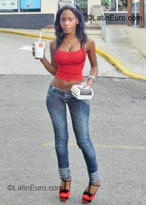 Date this fun Dominican Republic girl La from Santo Domingo DO11009