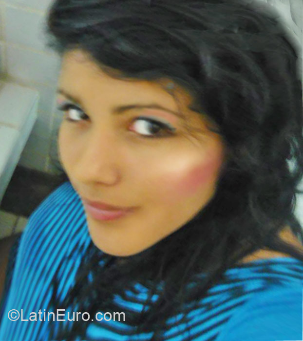 Date this fun Colombia girl Lina from Bogota CO10339
