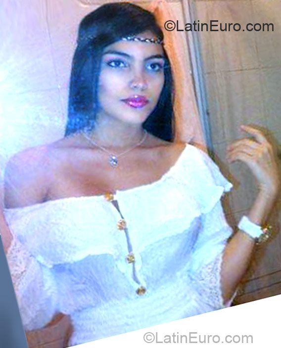 Date this passionate Peru girl Yexii from Lima PE578
