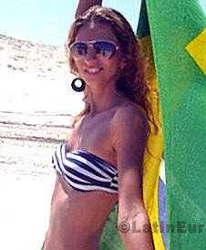 Date this attractive Brazil girl Patricia from Fortaleza BR8380