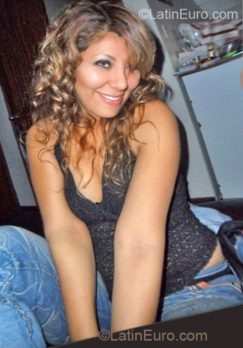 Date this young Peru girl Kat from Lima PE652