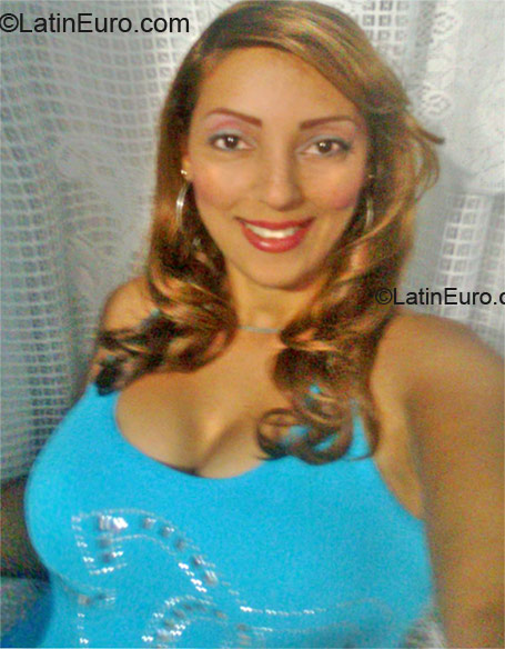 Date this lovely Dominican Republic girl Mermelada from Santo Domingo DO11985