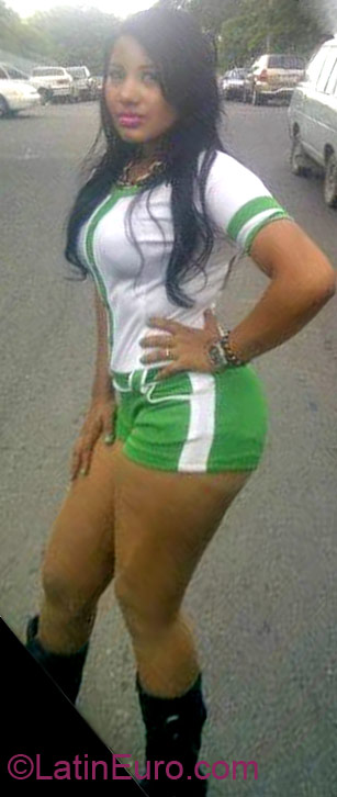 Date this hard body Dominican Republic girl Deboralatina from Santo Domingo DO12014