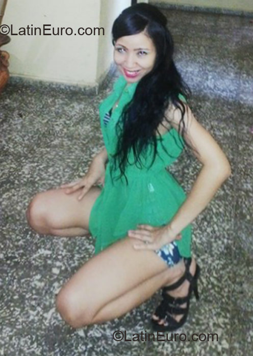 Date this hot Dominican Republic girl Frannyel from La Vega DO12142
