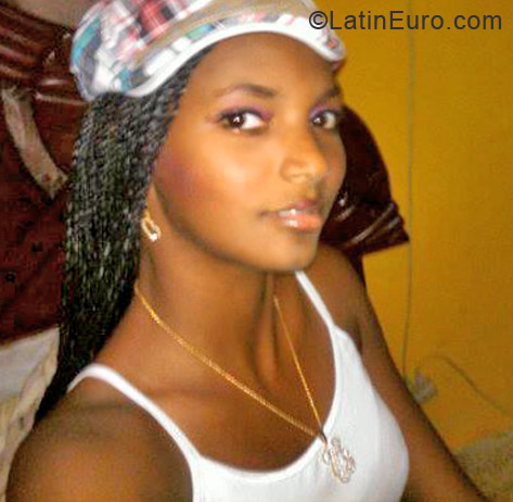 Date this beautiful Dominican Republic girl Dayri from Santo Domingo DO12483