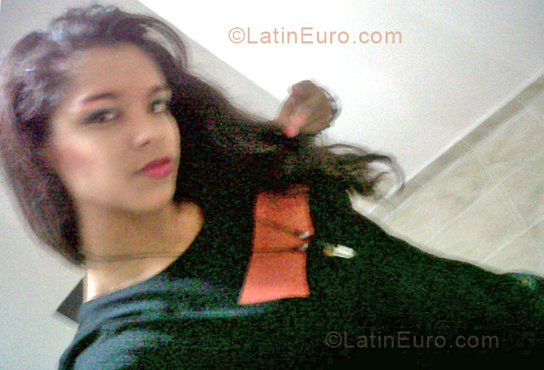 Date this cute Colombia girl Taty05 from Cali CO14753