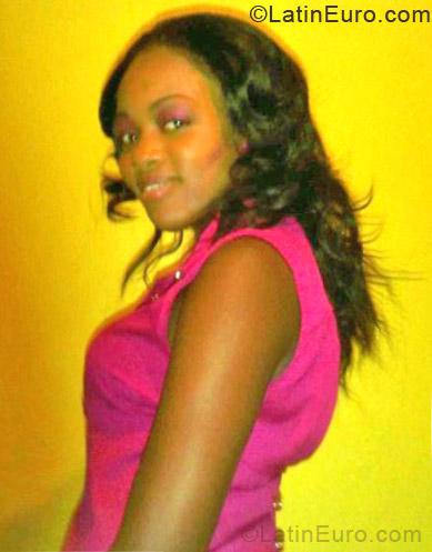 Date this attractive Jamaica girl Shonika from Kingston JM777