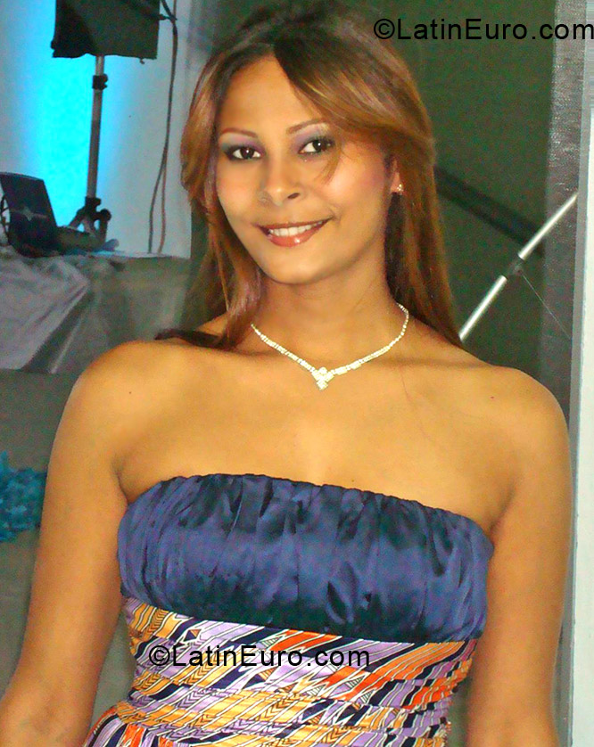 Date this young Dominican Republic girl Yiser from Espaillat Moca DO12644