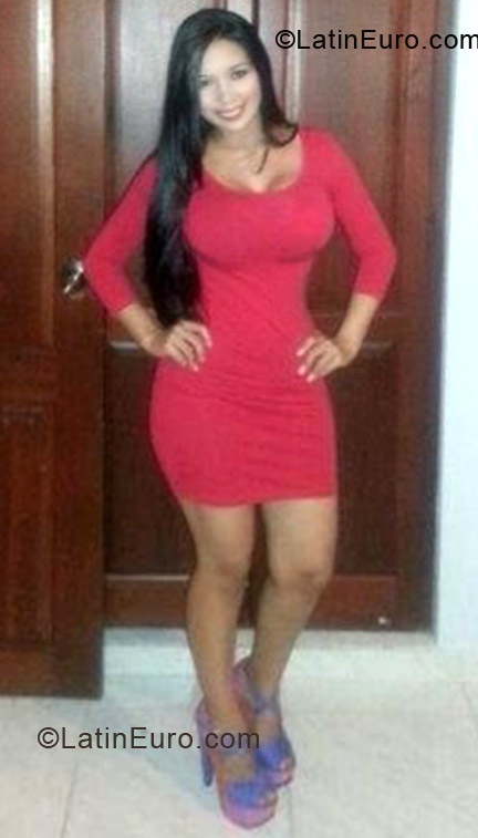 Date this beautiful Dominican Republic girl Farfn from Santo Domingo DO12889