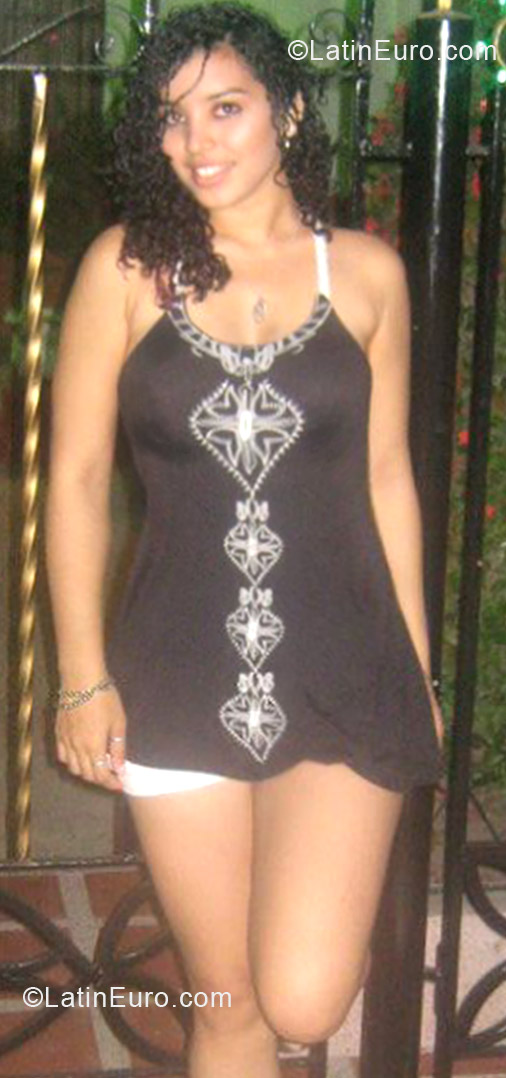 Date this good-looking Colombia girl Edith from Barranquilla CO11454