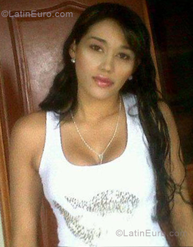 Date this charming Colombia girl Ana from Medellin CO12178