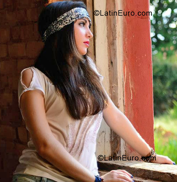 Date this stunning Brazil girl Ariani from Jaguariuna BR7163