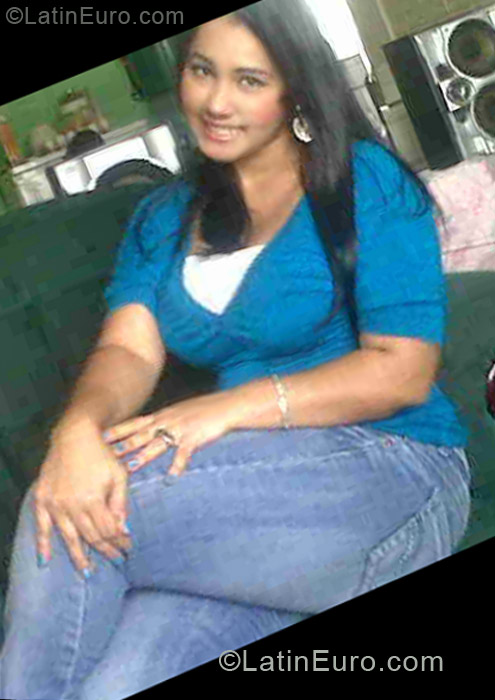Date this sultry Honduras girl Marilyn from San Pedro Sula HN895