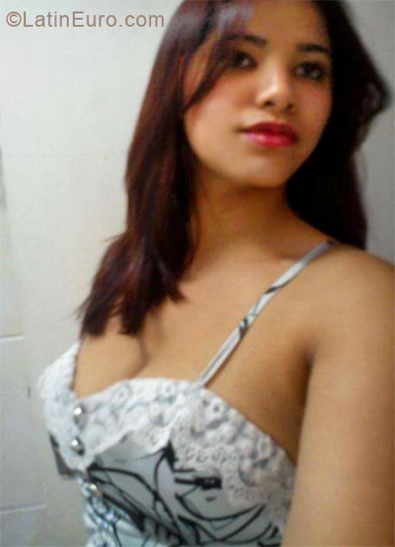 Date this sultry Brazil girl Joyce Poliana from Contagem BR7175