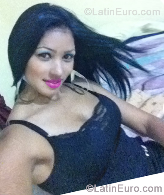 Date this attractive Dominican Republic girl Alexandra from Santiago DO13268
