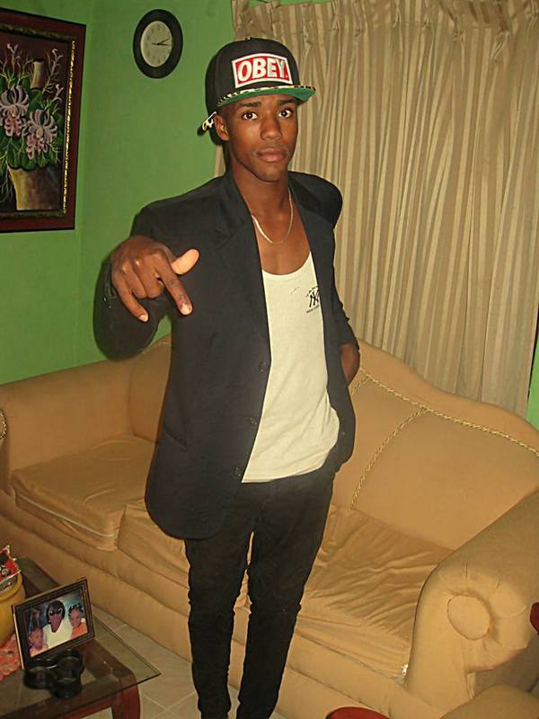 Date this gorgeous Dominican Republic man Carlos from Santo Domingo DO13337