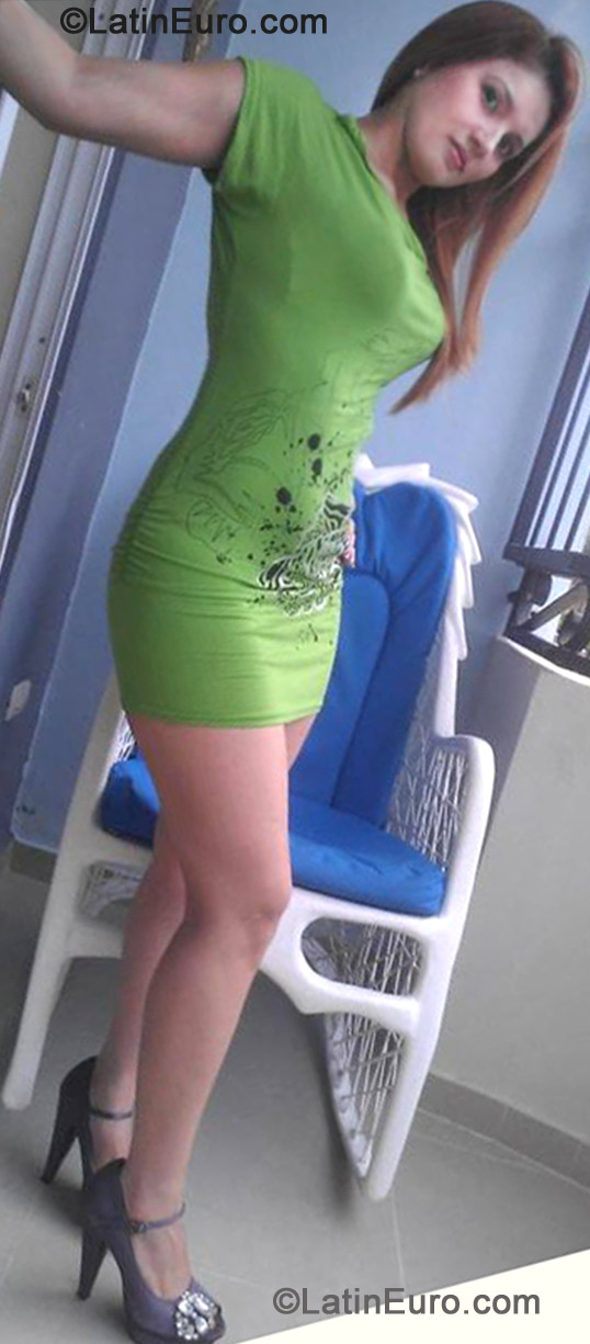Date this lovely Dominican Republic girl Dori from Santiago DO13396