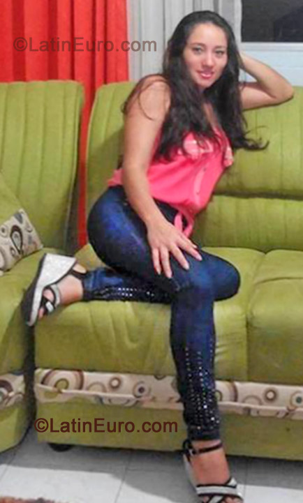 Date this delightful Colombia girl Angela mantilla from Cali CO11736