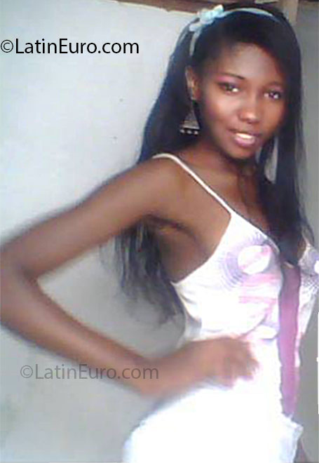 Date this delightful Colombia girl Marcela from Quibdo CO11891