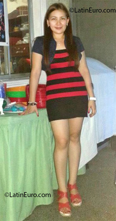 Date this passionate Philippines girl Mary from Lucena PH528
