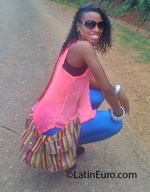 Date this good-looking Jamaica girl Azzania from Kingston JM941