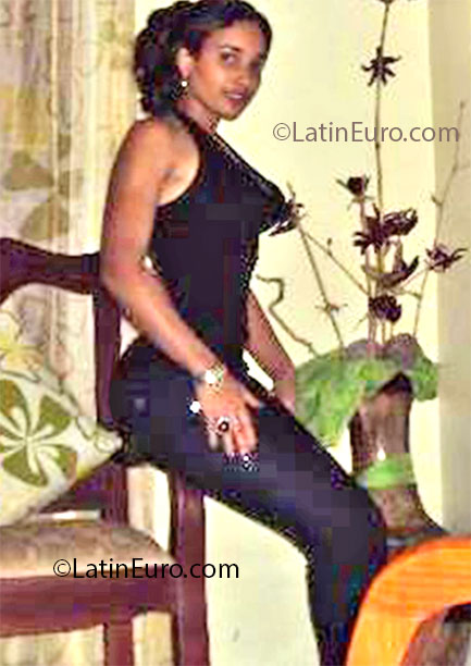 Date this young Dominican Republic girl Solangel from Santo Domingo DO14077