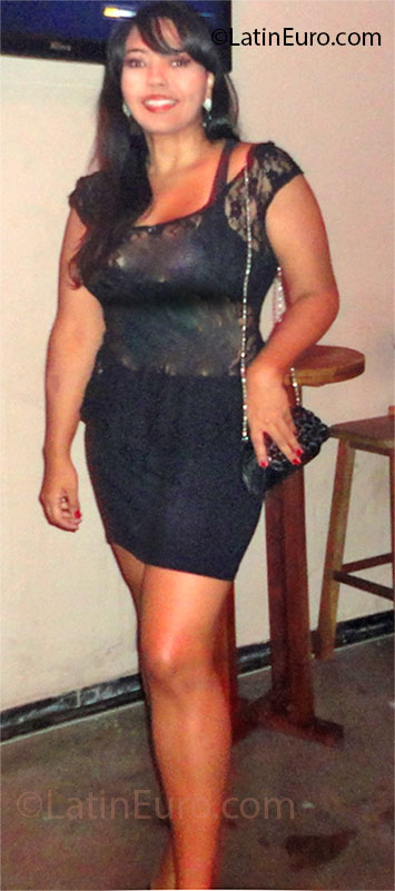 Date this voluptuous Brazil girl Nara from Goiania BR7402