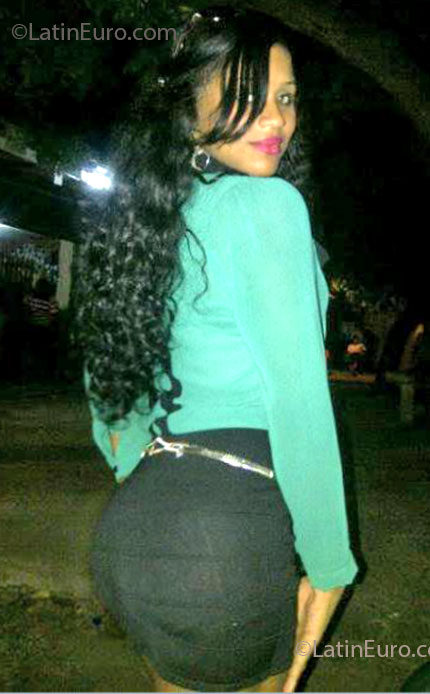 Date this georgeous Dominican Republic girl Yessica from Santo Domingo DO14275