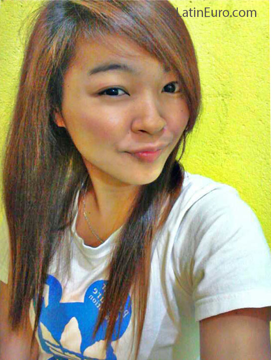 Date this attractive Philippines girl Hazel from Manila PH544