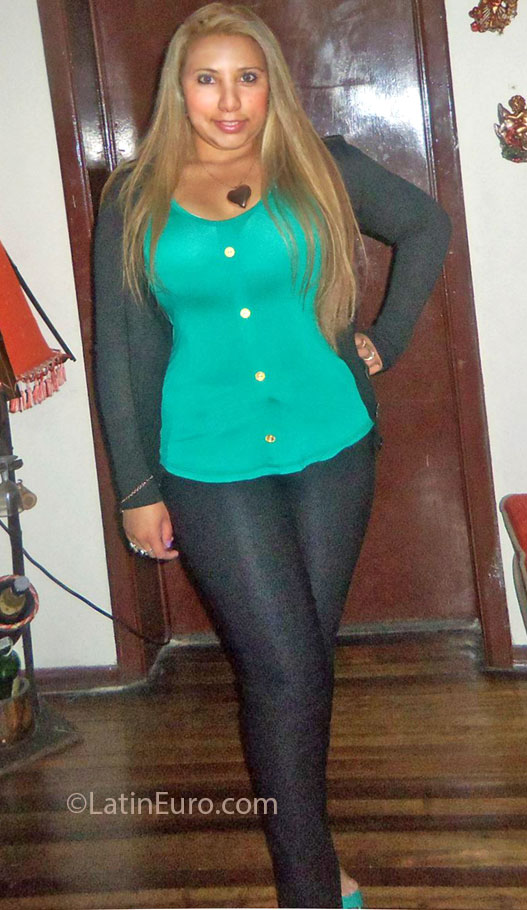 Date this gorgeous Colombia girl Nini from Bogota CO12089