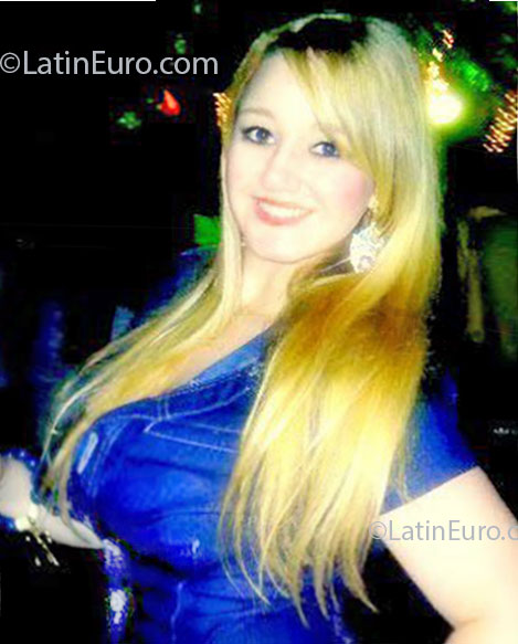 Date this stunning Brazil girl Ana from Tres Lagoas BR7476