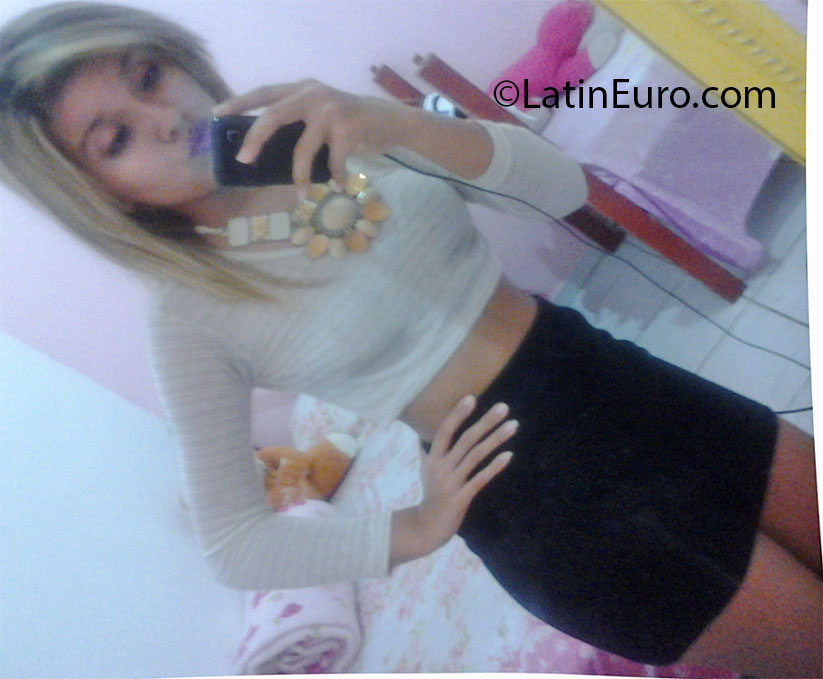Date this lovely Brazil girl Raquel from Fortaleza BR7501