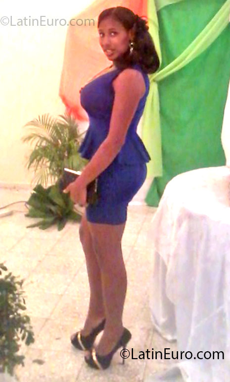 Date this good-looking Dominican Republic girl Sarah from San Pedro De Macoris DO14496