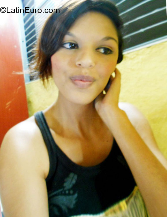 Date this attractive Brazil girl Withinim from Garca BR7530