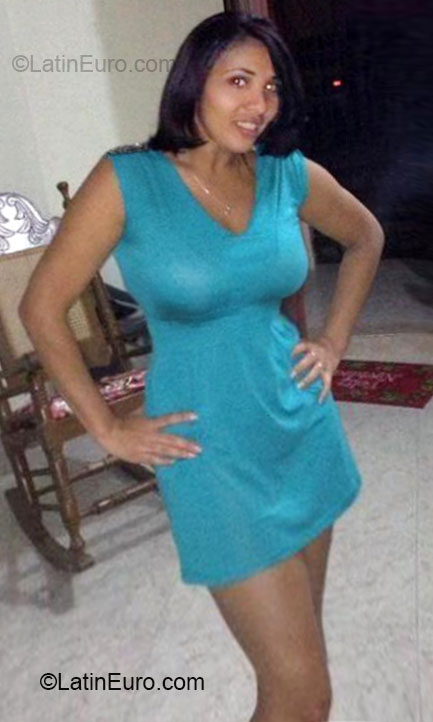 Date this tall Dominican Republic girl Yuli from Santo Domingo DO15078
