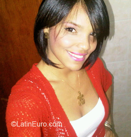 Date this foxy Dominican Republic girl Ana maria from Santiago DO14774