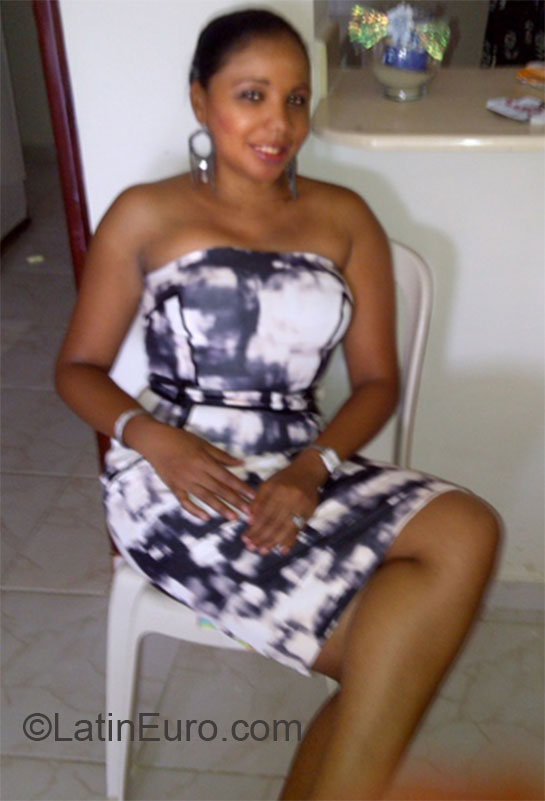 Date this gorgeous Dominican Republic girl Anny from Santo Domingo DO14831
