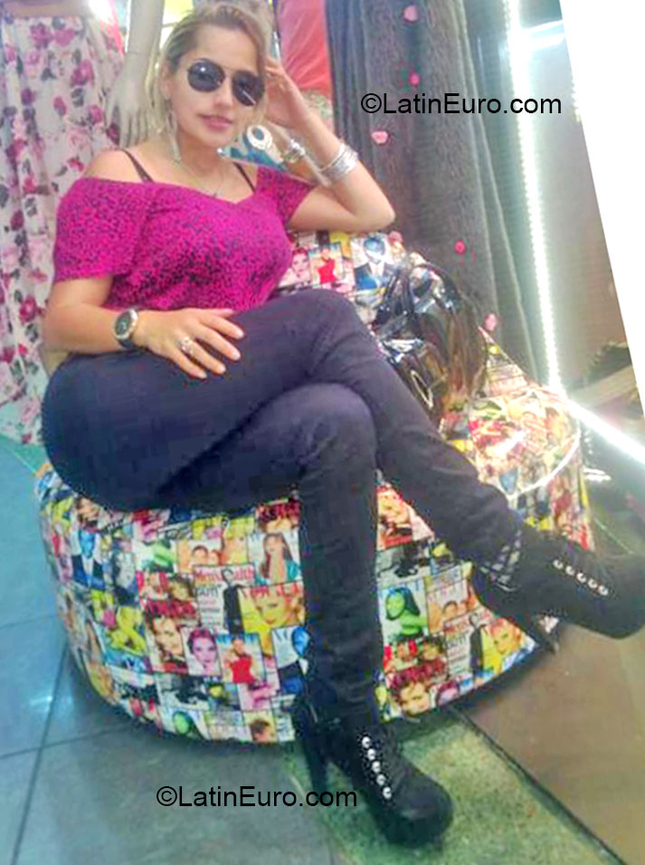 Date this happy Colombia girl Yulieth from Bogota CO12410