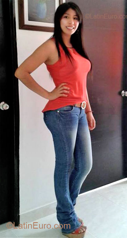 Date this passionate Colombia girl Yenifer from Neiva CO12425