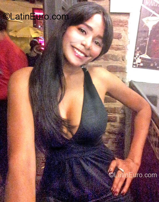 Date this charming Dominican Republic girl Lin from Santo Domingo DO15069