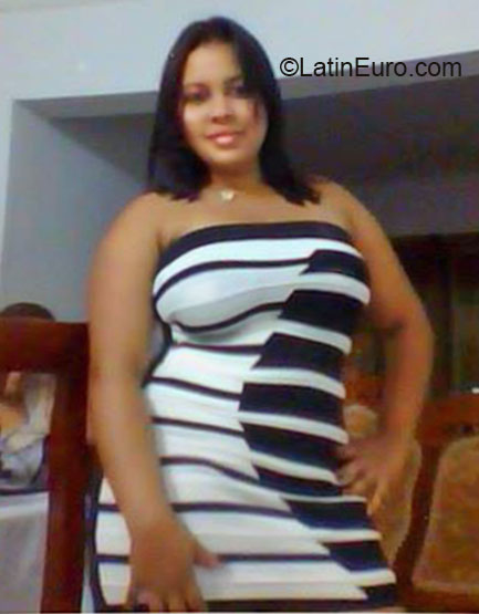 Date this sultry Dominican Republic girl Betty from Santo Domingo DO19209