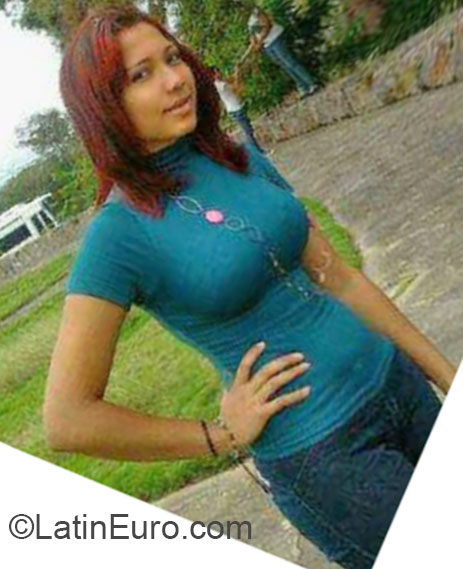 Date this attractive Dominican Republic girl Yennifer from Santo Domingo DO15169