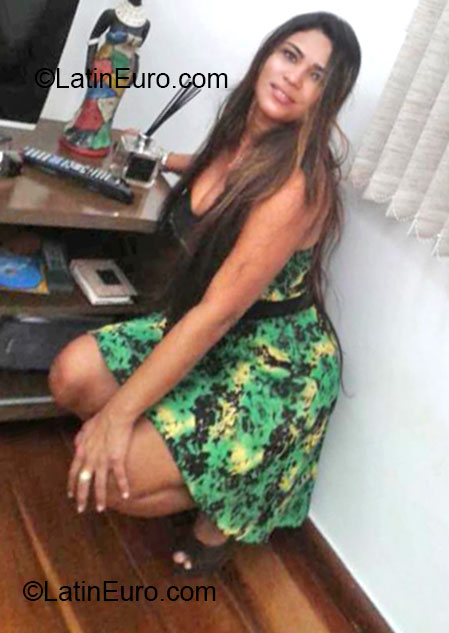 Date this hard body Brazil girl Wany from Salvador BR7667